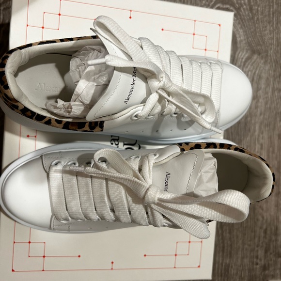 Alexander McQueen only worned like 3 times. Looks pretty good. - Picture 1 of 4